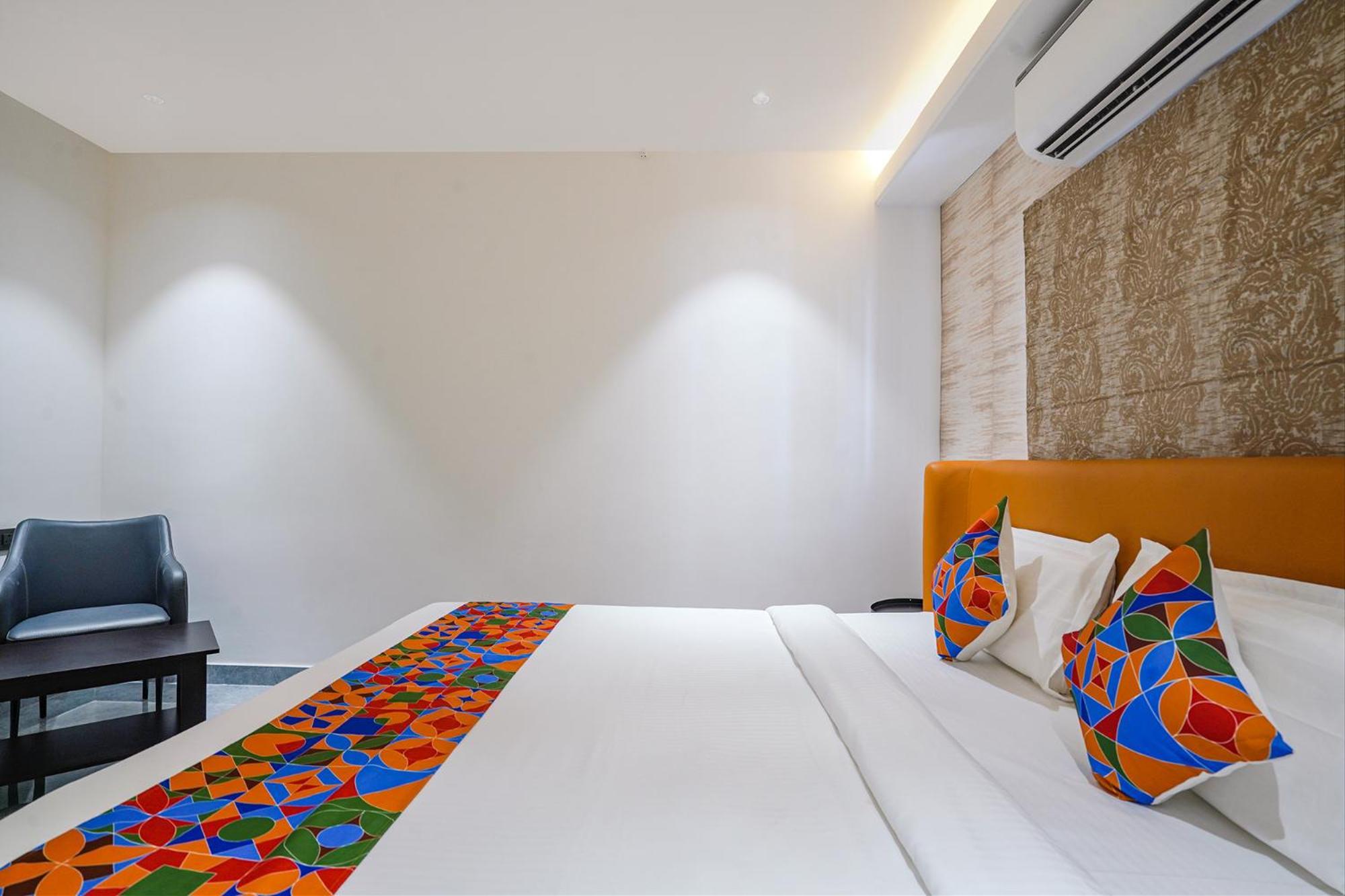 Fabhotel Prime Cloud 5 Studios Hyderabad Exterior foto